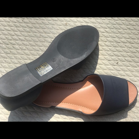 Toeless Flat - Picture 3 of 3